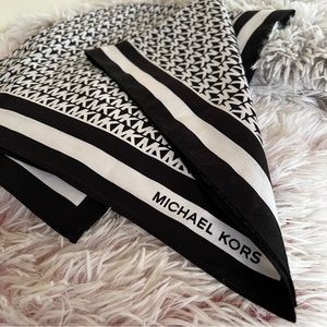 Michael Kors Bandana